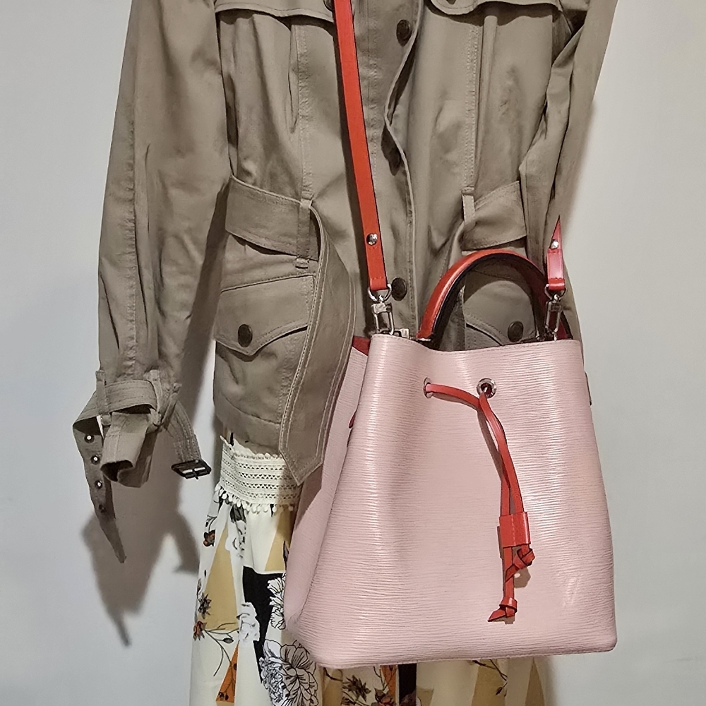 Louis Vuitton Pink Bucket Bag - Picture 11 of 11